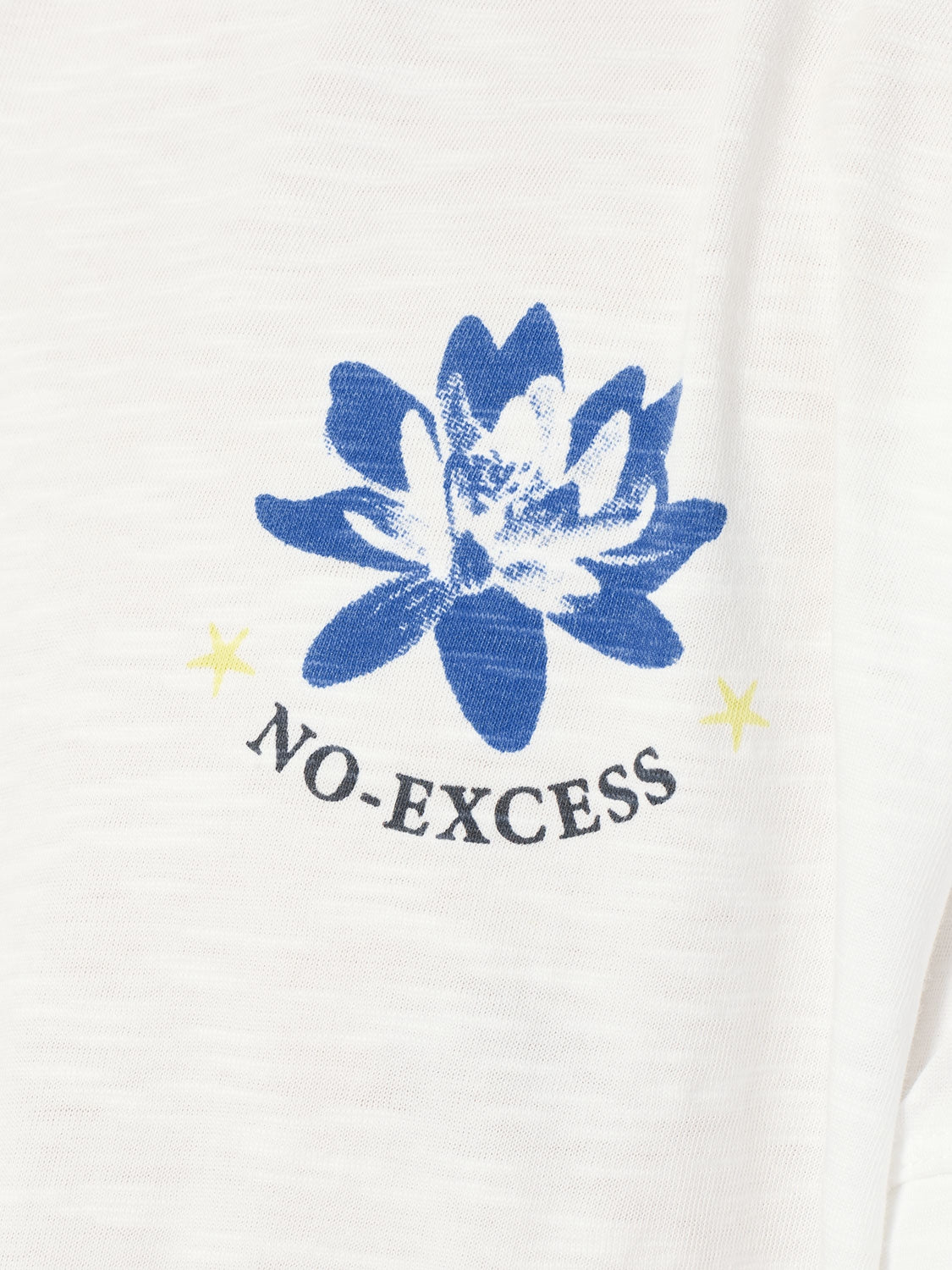 T-shirt with Lotus Flower Design - Comfort and Elegant Style | White