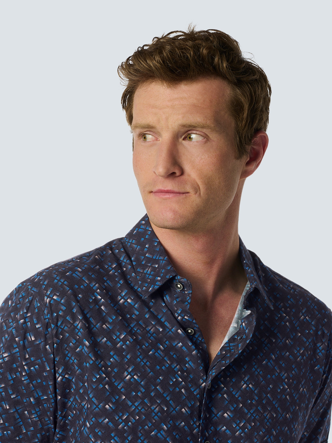 Short Sleeve Shirt with Graphic Pattern for Summery Looks | Night