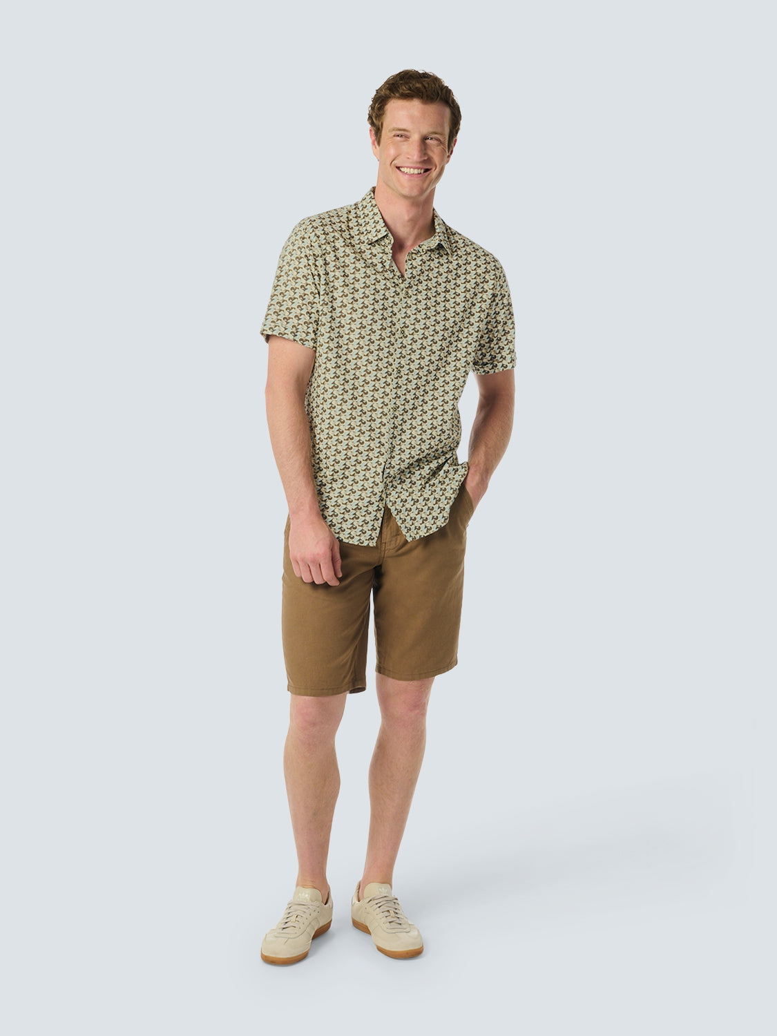 Short Sleeve Shirt with Graphic Pattern for Summery Looks | Brown