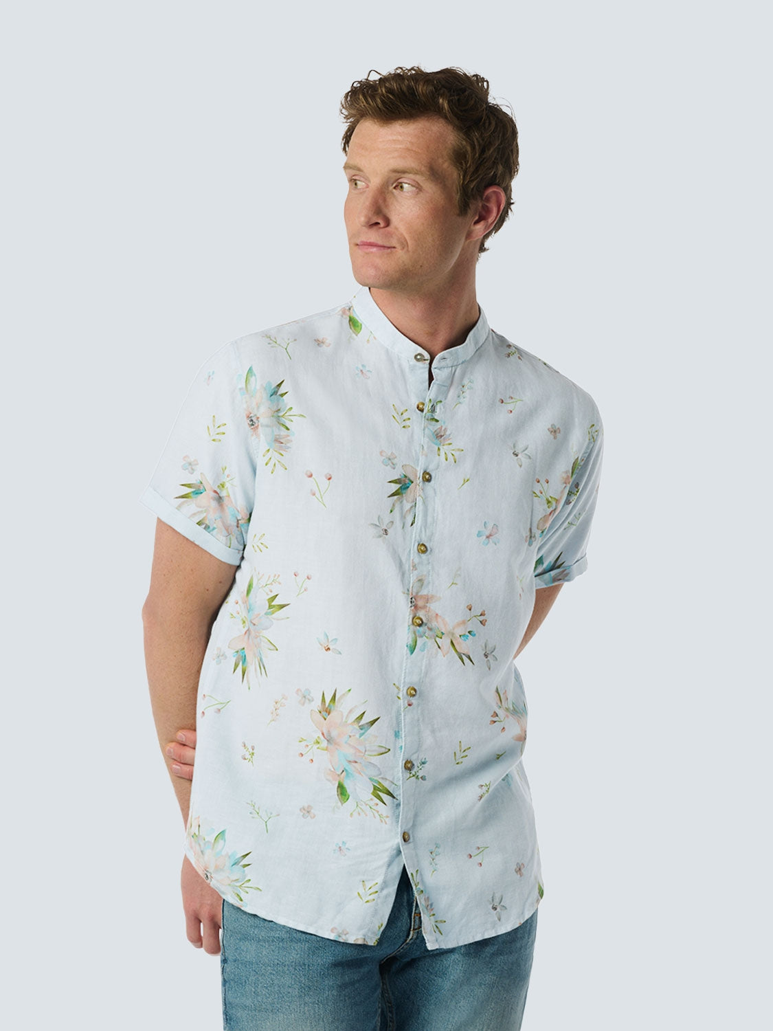 Summer Shirt with Botanical Print Made of Cotton and Linen | Sky
