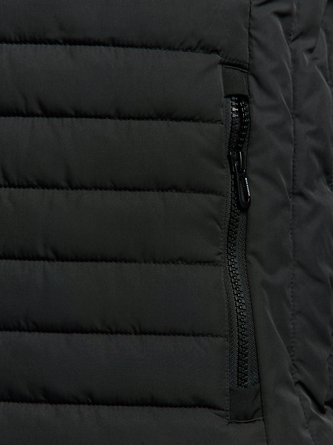 Lightweight Quilted Jacket with Hood and Adjustable Drawstrings: Functional and Stylish | Black