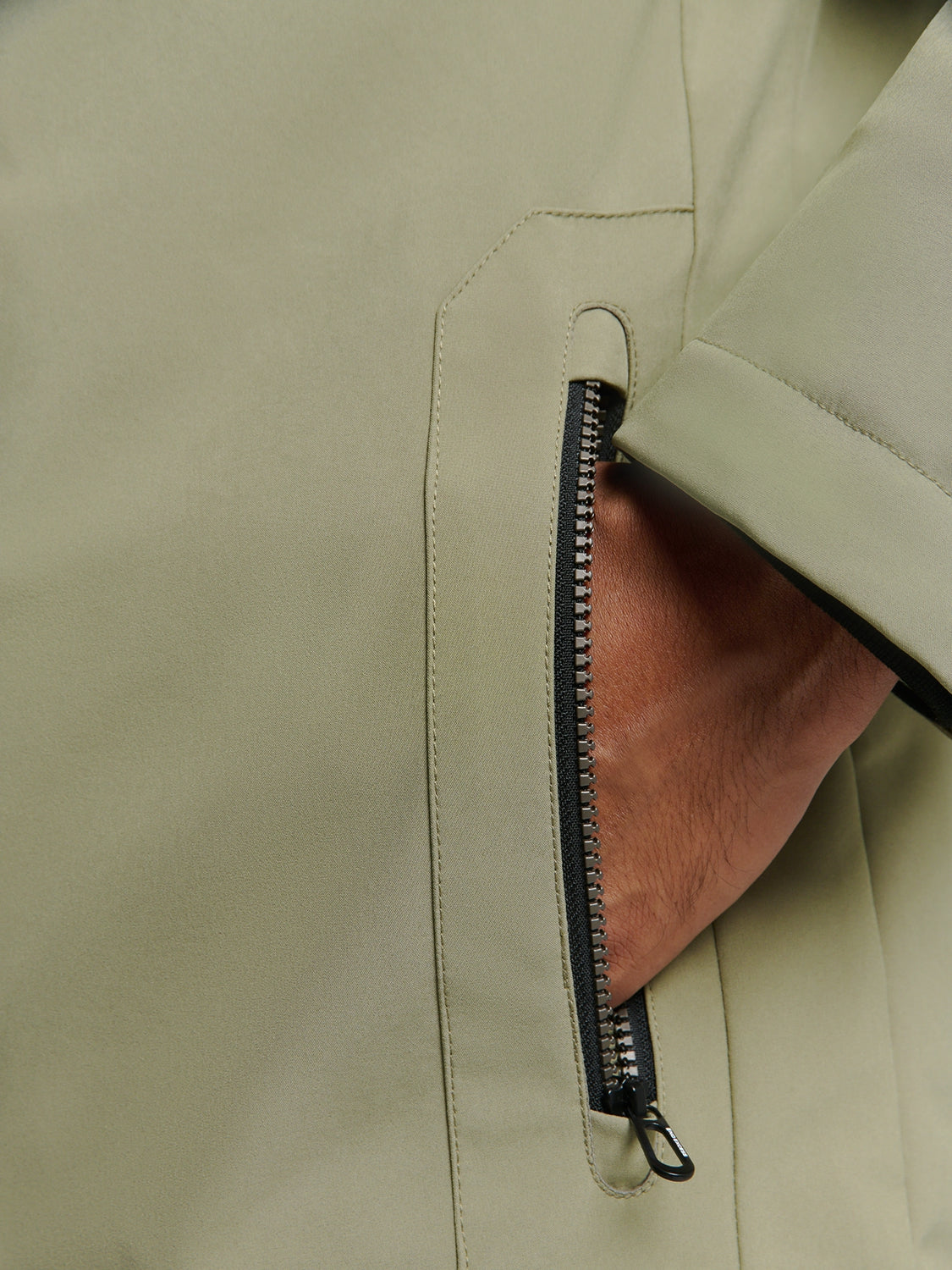 Short Softshell Jacket with Hood, Stretch, and Sleeve Pocket: Functional and Stylish | Smoke