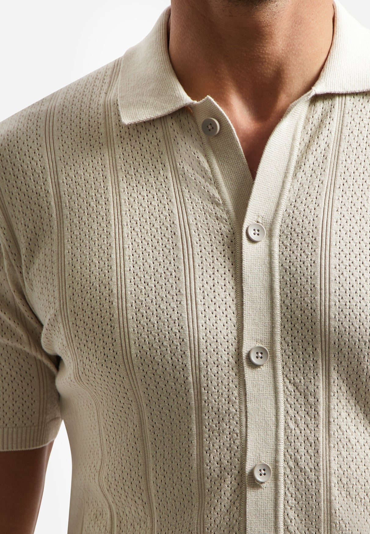 Knitted polo shirt with button closure | Desert