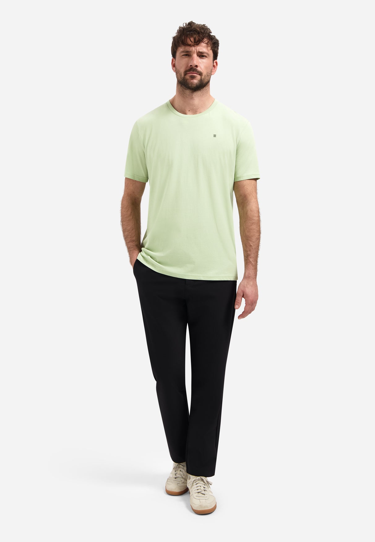 Basic plain T-shirt with round neck. | Green