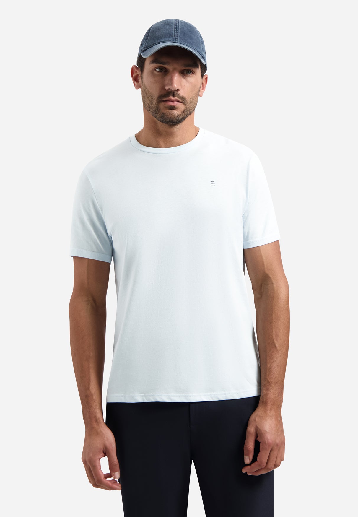 Basic plain T-shirt with round neck. | Sky