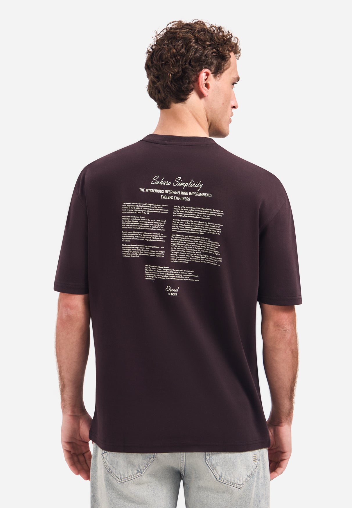 T-shirt met ronde hals, korte mouwen en print op de rug | Dark Brown