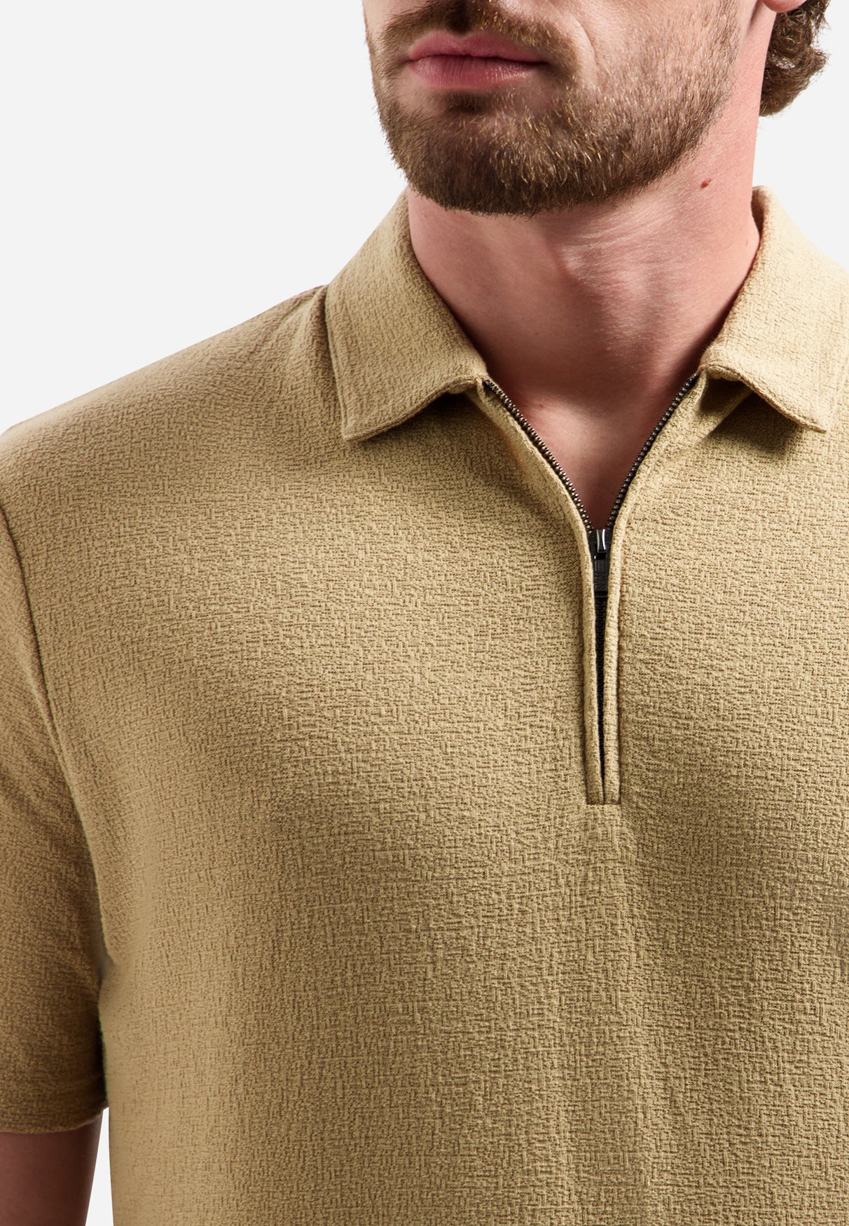 V-hals polo met korte mouwen en ritssluiting | Sand