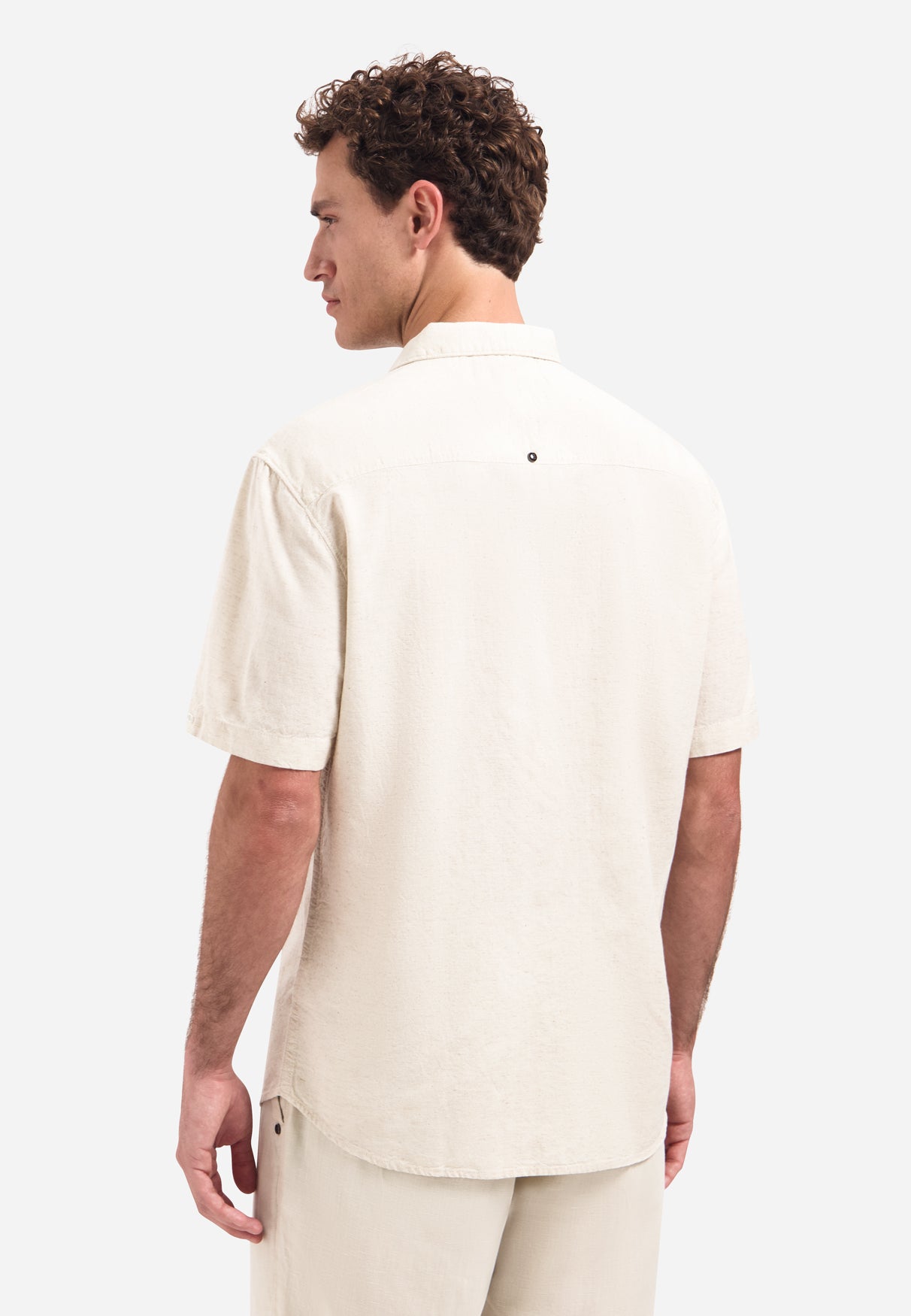 Short-sleeve shirt with embroidered flowers | Stone