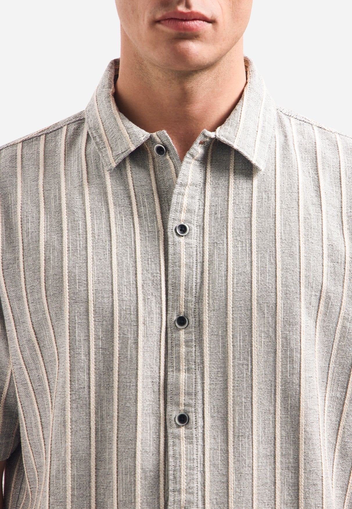 Short-sleeve shirt with stripes | Sand